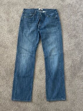 Levi's Men's Straight Fit Medium Blue Denim Jeans